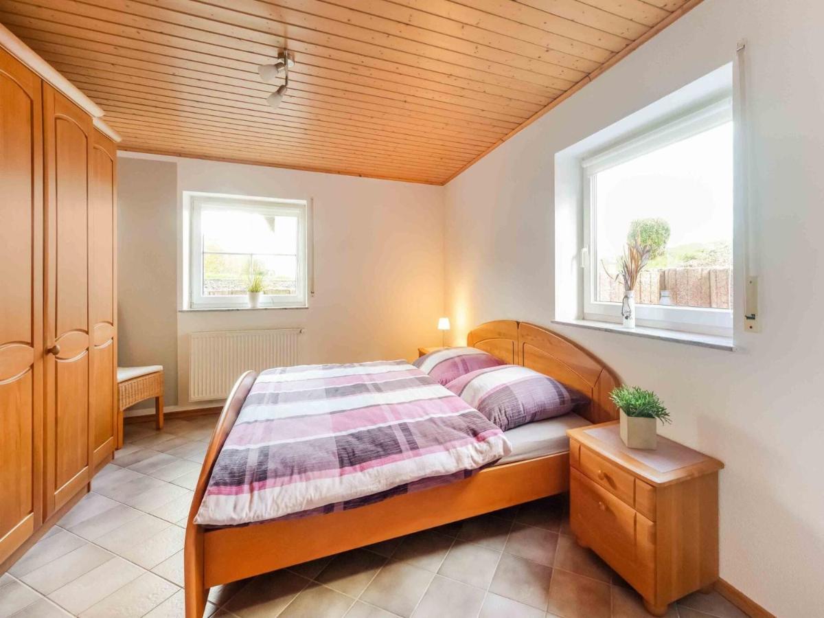 Holiday Home In The Eifel-Mosel With Garden Roes Exterior photo